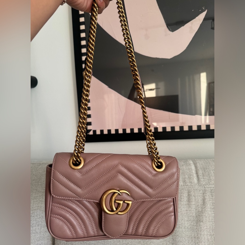 Pink leather GG Marmont shoulder bag in pristine condition.